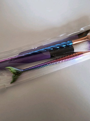 Makeup brushes used with case