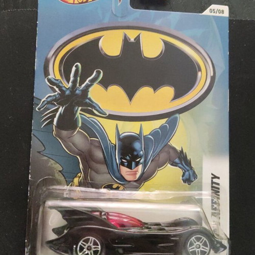 Hot Wheels Batmobile Affinity new