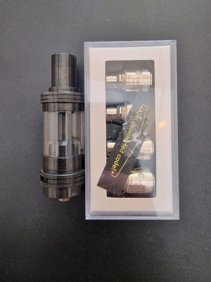 Uwell Crown vape used with 1 pack new coils