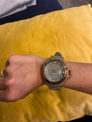 Ρολόι Oxette μεταχειρισμένο με γκρι καουτσούκ λουράκι και μπρονζέ καντράν