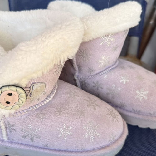 Frozen District pink snow boots size 27