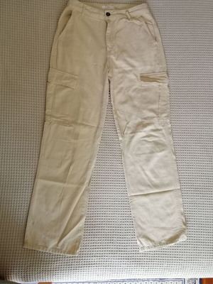 Дамски панталон размер 38 Stradivarius употребяван, бежов