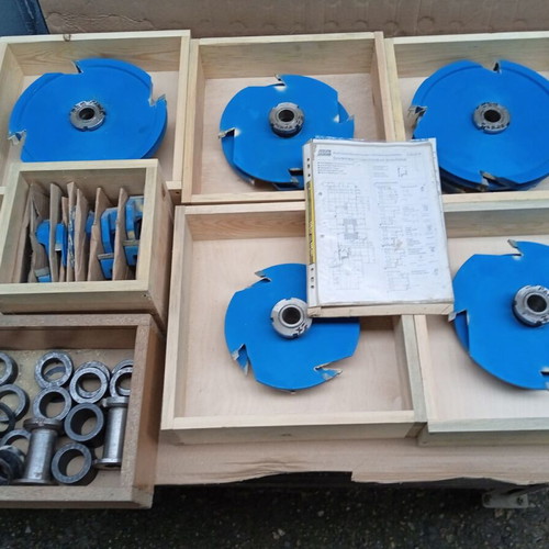 Woodworking machines and tools for wooden door production like new