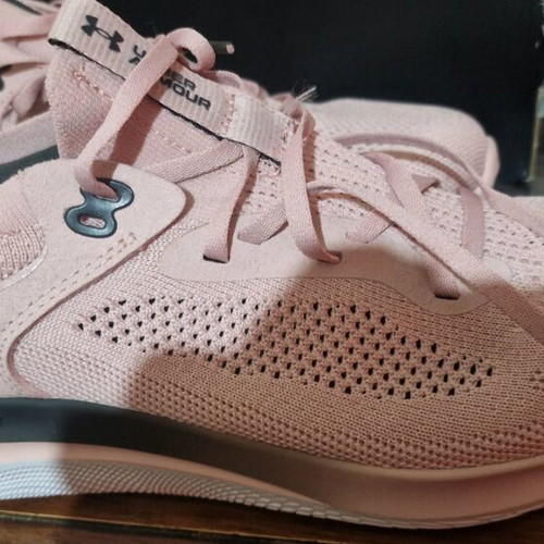 Under Armour Flow Synchronicity women's athletic shoes size 42 new pink