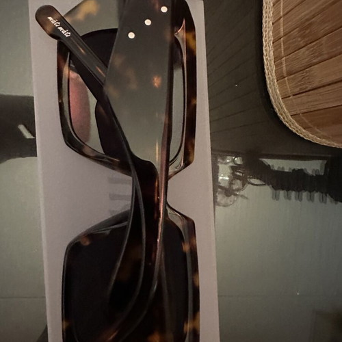 Mati Mati women's sunglasses rectangular tortoiseshell like new