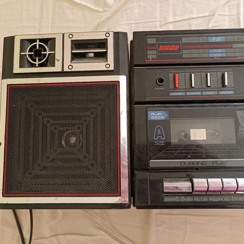 Boombox SANYO S1037N vintage sound system used