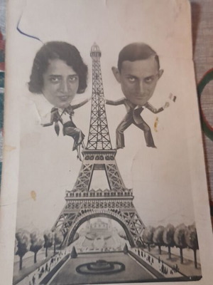 Vintage καρτ ποστάλ 1920 χιουμοριστικό φωτομοντάζ Ελλήνων στον Πύργο του Άιφελ μεταχειρισμένη