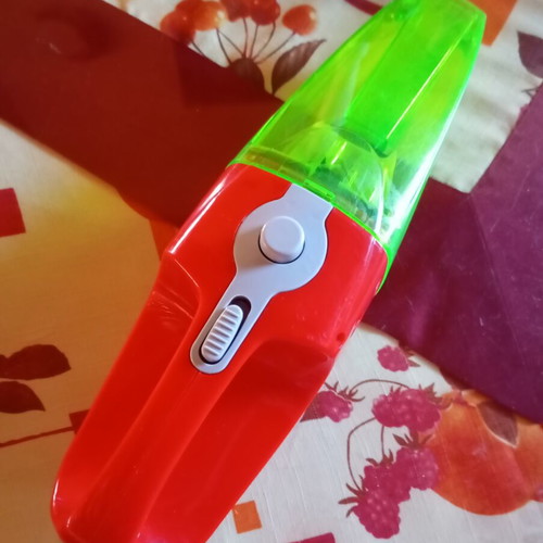 Children's Electric Toy Vacuum Cleaner like new, red plastic with sound and light