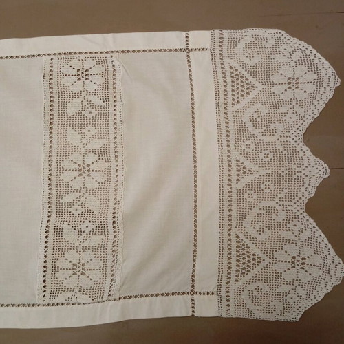 Set of handmade crochet doily and square new with daisy design