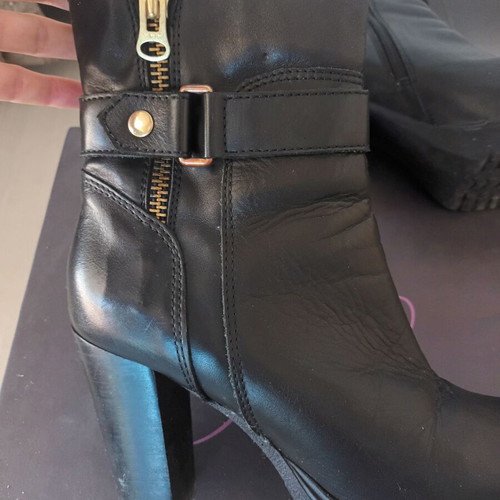 Alpe leather ankle boots like new, black, size 39