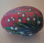 Egg-shaped box like new with floral and geometric painting