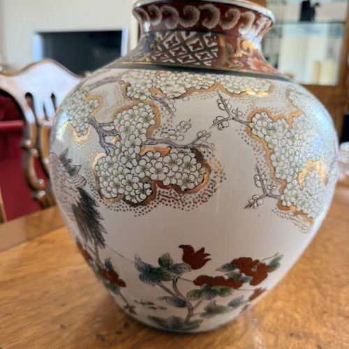 Large handmade Chinese porcelain vase with traditional hand-painted design