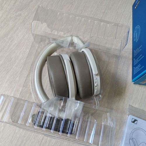 Sennheiser HD 350BT headphones new, wireless