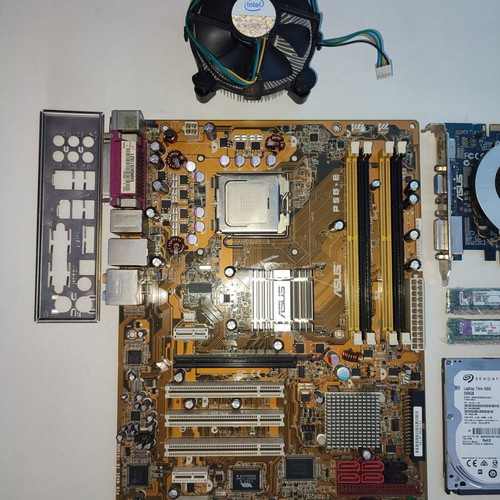 Asus Retro WinXP Bundle used with Core 2 Duo E7500, 2GB RAM, 9600GT