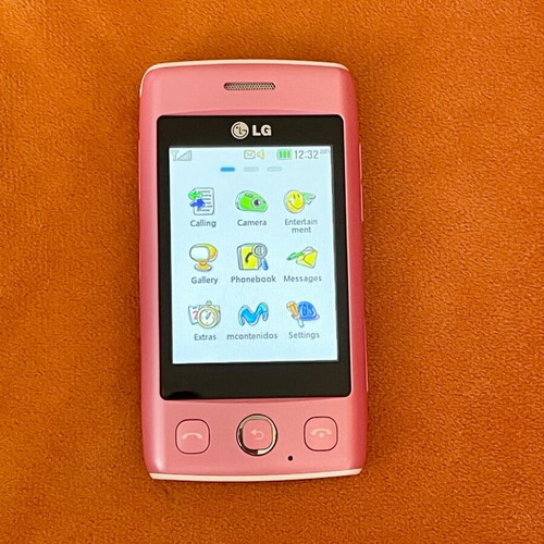 LG Cookie Lite T300 new pink phone with accessories