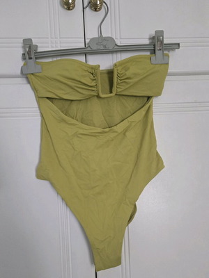 Zara one-piece swimsuit lime cut out new, size S