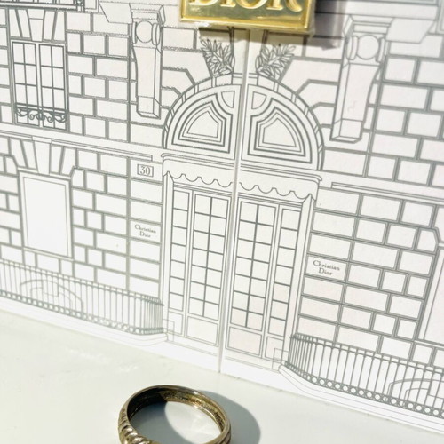 Silver ring with moon design used
