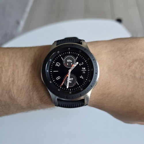 Samsung Galaxy Watch 46mm Bluetooth like new with box and accessories