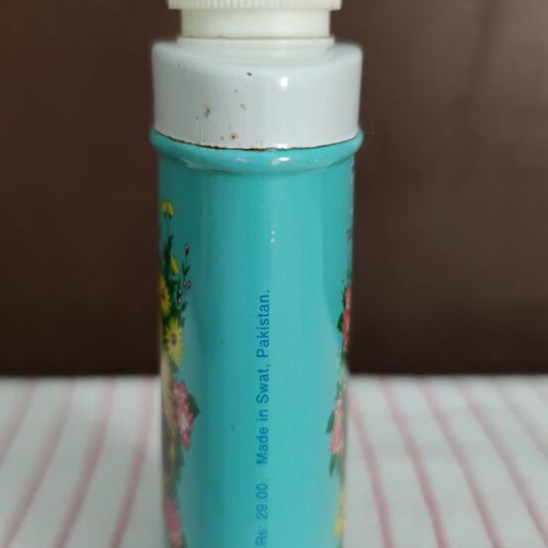 Vintage Tibet Talcum Powder Metal Tin like new, 70s