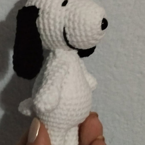 Handmade Snoopy keychain new, crocheted amigurumi