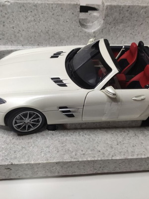 Μεταλλικό μοντέλο Minichamps Mercedes-Benz SLS AMG Roadster 1:18 καινούργιο