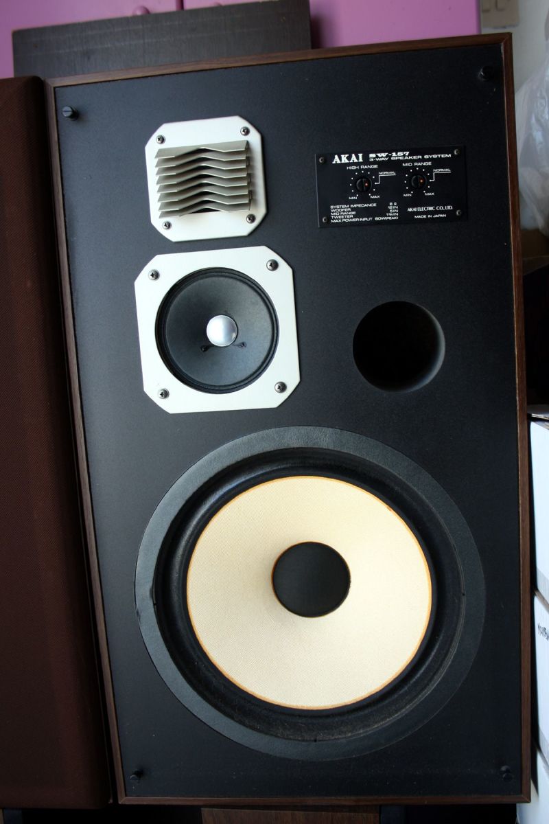 Akai SW 157 vintage speakers used,… - € 250,00 - Vendora.cy
