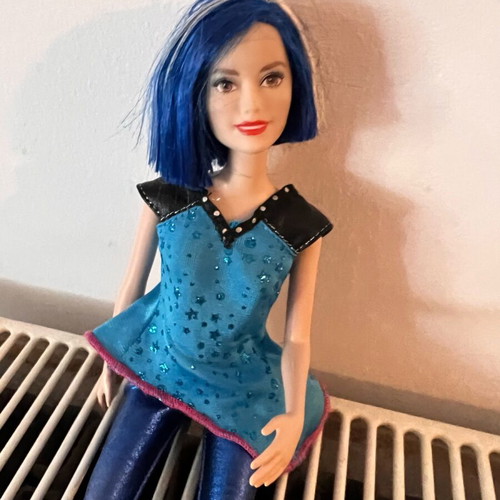 Barbie Rock’n Royals Erika used with blue casual outfit
