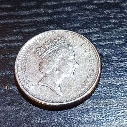 United Kingdom 5 Pence Coin like new, 2007