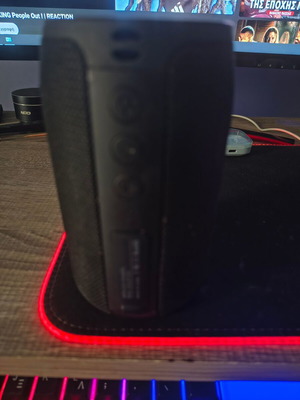 Zealot portable Bluetooth speaker black like new