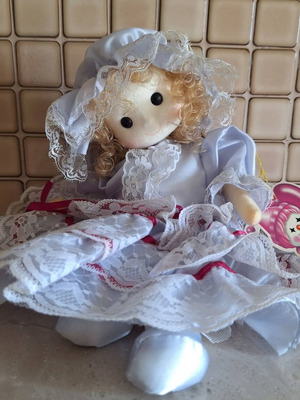 Collectible doll with music and movement from 1980s, new