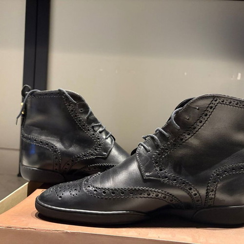 Louis Vuitton boots like new, black leather brogue style, size 40