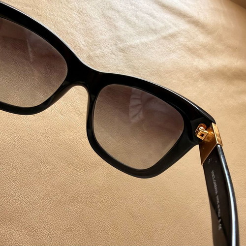 Dolce & Gabbana Mosaico Collection sunglasses like new with case black and gold