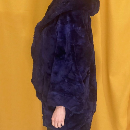 Natural mouton fur with hood used, purple