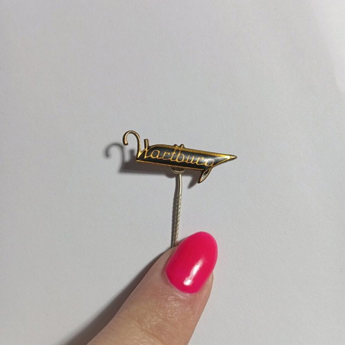 Vintage Wartburg pin like new