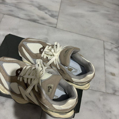 New Balance 9060 unisex sneakers, size 42, beige