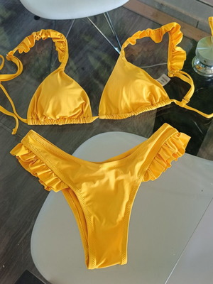 Valeria Beach Bum bikini new, size Small, yellow