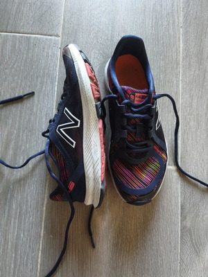 Αθλητικά παπούτσια New Balance Transform Fuel Core μεταχειρισμένα, πολύχρωμα