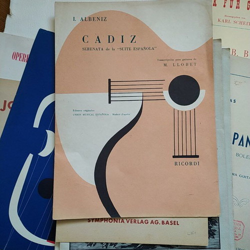 Guitar sheet music like new, pack of 10 classical pieces