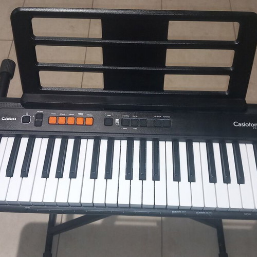 Casio keyboard with stand new