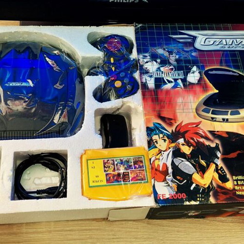 Retro 32-bit game console like new with accessories