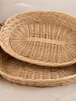 Set of 2 wicker baskets with handles like new, natural color