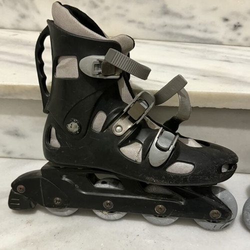 Roller skates used, 1 pair set