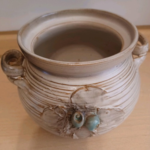Ceramic vase antique in excellent condition