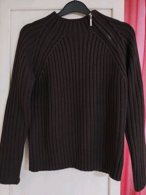 Brown Pullover with Zipper size S like new