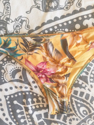 HnM yellow bikini slip with plants and flowers, size 36
