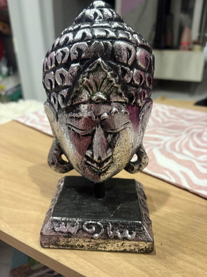 Timeless decorative item new 20 cm height by 10 cm width