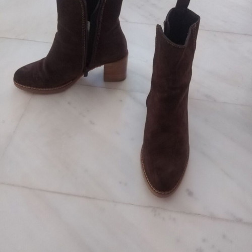 Women's suede boots brown color new, size 39