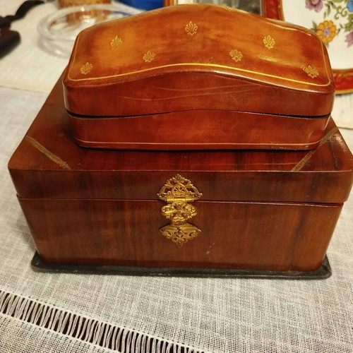 Wooden boxes vintage used, 2 pieces