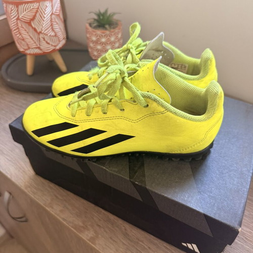 Adidas football shoes kids size 33, yellow and black