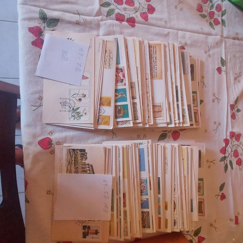 Greek and foreign stamps collection in albums, 1969-1978